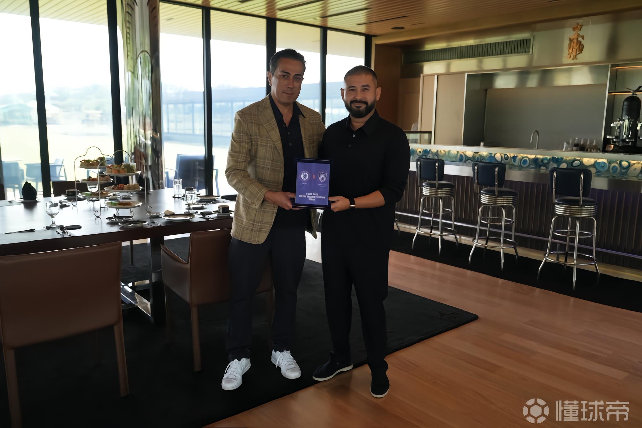 记者:切尔西联合老板埃格巴利会见柔佛王储,讨论合作