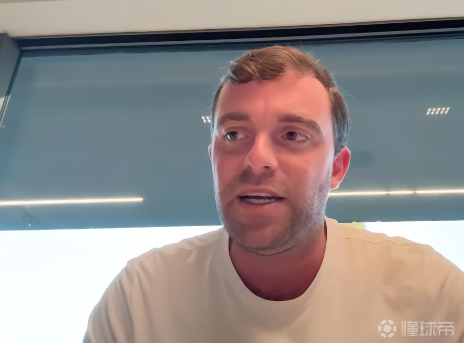 罗马诺：巴萨没考虑沃尔特马德因热苏斯更适合且未来可当替补